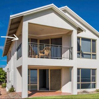 Pelican Shore Villa 2 - Kalbarri WA - 6