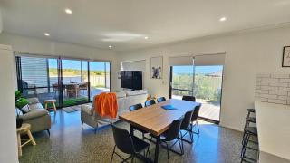 The Foxes Escape - 5