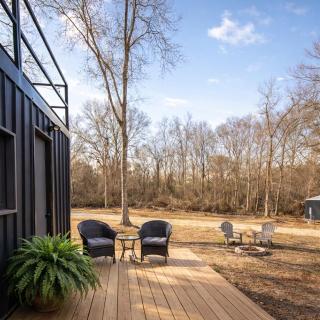 Rooftop Container with Hot Tub Fire Pit in a Quiet Neigbhorhood 15 min from Franklinton & 19 mins to the Bogue Chitto State Park - 1