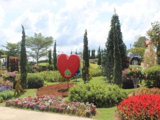 Montana Cotswolds Resort - 3