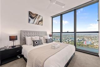 Queen’s Wharf | Skyline Getaway | Pool + Views - 3