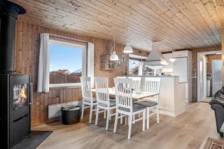 Lovely Holiday Home With A Large Terrace And Outdoor Hot Tub, 500 Meters From The North Sea - 6