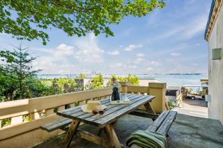 Two-Storey Townhouse With Sea View - 9