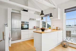 Beautiful Holiday Home With Sea View In Øer Maritime Ferieby - 4