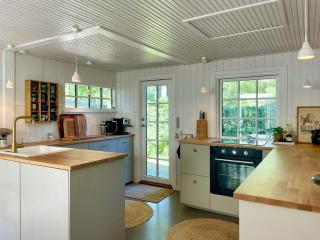 Peaceful Cottage Near Bjerge Sydstrand - 3