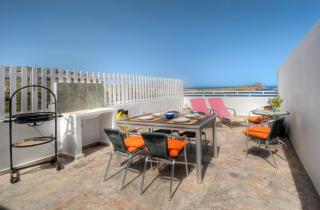 Villa Thalassa 1 2 Bedrooms With En-Suite Sea Views - 9