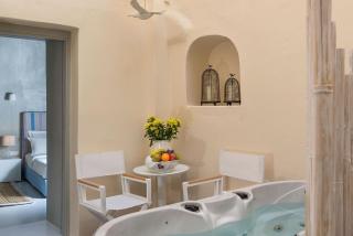 Mythical Blue Santorini Junior Suite With Outdoor Heated Jacuzzi - 2