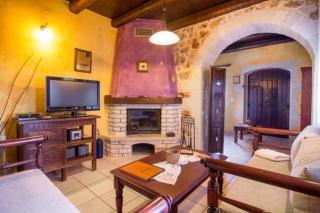 Samonas Traditional Villas Purple Villa Malotira - 85M² Maisonette - 6