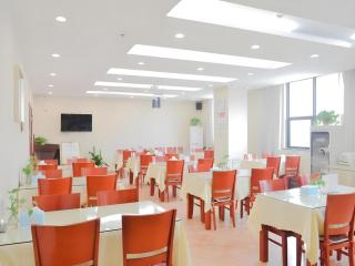 GreenTree Inn Xuzhou High Speed Railway Station Express Hotel - 4