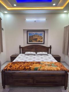 ''Heritage Escape'' Luxe Room with Balcony - 8