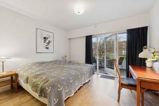 Lovely Holiday Apartment In Central Location - 2