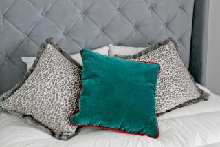 Elegant City Center Apartment 7B - 1