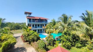 Awas House with Shared Pool - 0