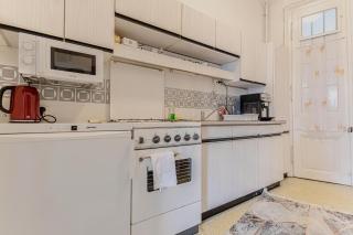 Stylish 2BR Apartment Garden & Contemporary Amenitie - 7