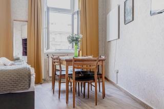 Stylish 2BR Apartment Garden & Contemporary Amenitie - 6