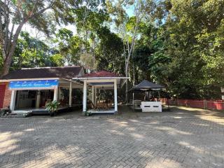 Capital O 92612 Penginapan D'alas Purwo & BeachNearPadang Savana Sadengan - 4