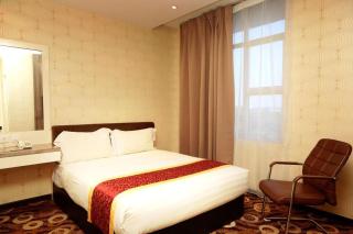 Golden Valley Hotel - 1