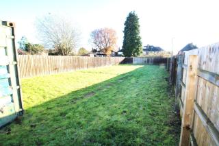 Large Bungalow - 3 Beds 2 Baths - Very Large Enclosed Garden - Dogs Stay Free - 7