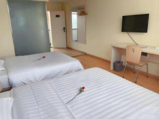 7 Days Inn Hami Baofeng Market - 3