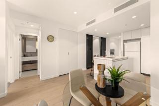 Queen’s Wharf | City Lights Escape + Pool, Parking - 9