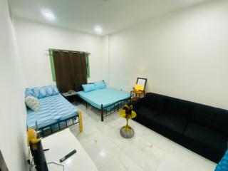 Everest Private Room in 1BHK Apartment - 8