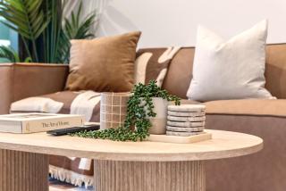 Queens Wharf | Lavish Gem, Majestic View, Parking! - 2