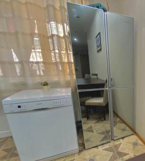 A spacious apartment on Tsereteli Avenue with 3 bedrooms and a balcony, for 4-6 guests - 0