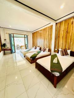 Views Backpackers Hostel - 0