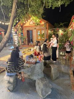 TAM FAMILY HOMESTAY and RESTAURANT - 8