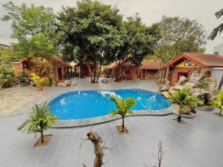 TAM FAMILY HOMESTAY and RESTAURANT - 5