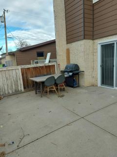 Charming 2-Bedroom House in Central Calgary - 1