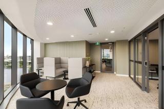 Queen’s Wharf 1BR with Views and Free Parking - 7