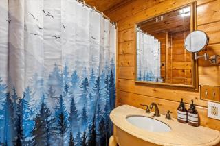 Pet-Friendly, Views, Hot Tub, WIFI, Game Room - 5