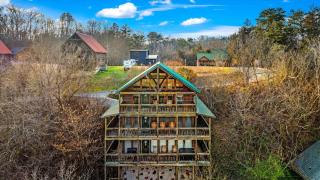 Pet-Friendly, Views, Hot Tub, WIFI, Game Room - 2