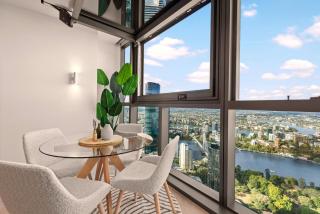Queen's Wharf 1BR with View, pool and Free Parking - 4