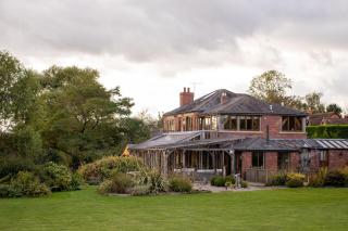 Open plan country home ideal for restful getaways - 0