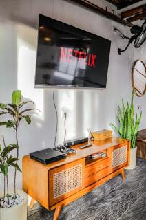 Central 9-Bedroom Villa with Private Pool, Fitness-Corner, Billiard and Rooftop in Canggu -Bali - 4