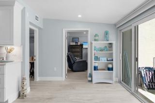 Lighthouse Point 121 - 1