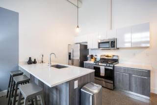 Landing Stylish 2BD Pool Gym - 3