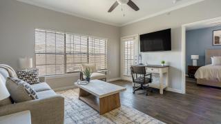 Landing Spectacular 1BD Gym Clubhouse - 9