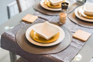 Modern 2 bed home - sleeps 5 - free parkng - 7