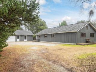 8 person holiday home in Blåvand - 0