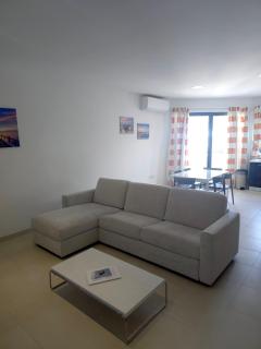 Spacious 2 bedroom apartment in Sliema - 8