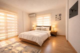 Sumer house Backyard Free Parking BBQ Balcony AC - 8