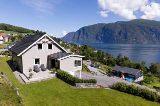 Stranda four bedroom house with fjord views - 0