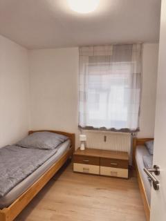 Schlafen an der Donau, zentral nahe Legoland und Stadtmitte, Flussblick - Perfekt für Familien, Geschäftstreffen, Monteure und weiteres - 1