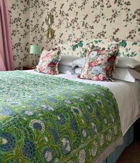 Countryside cottage with private garden & hot tub - 5