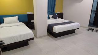 Hotel Sarovar Grand - 1