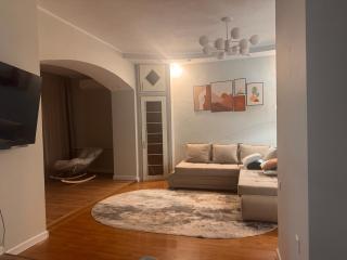 Spacious 4 Room Apartment Erkindik Boulevard City Center - 3