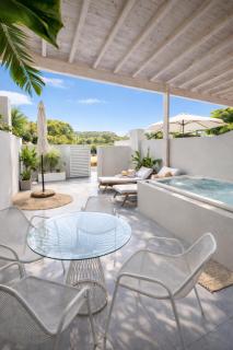 Marev Nature & Luxury Suites -Private Jacuzzi - 1